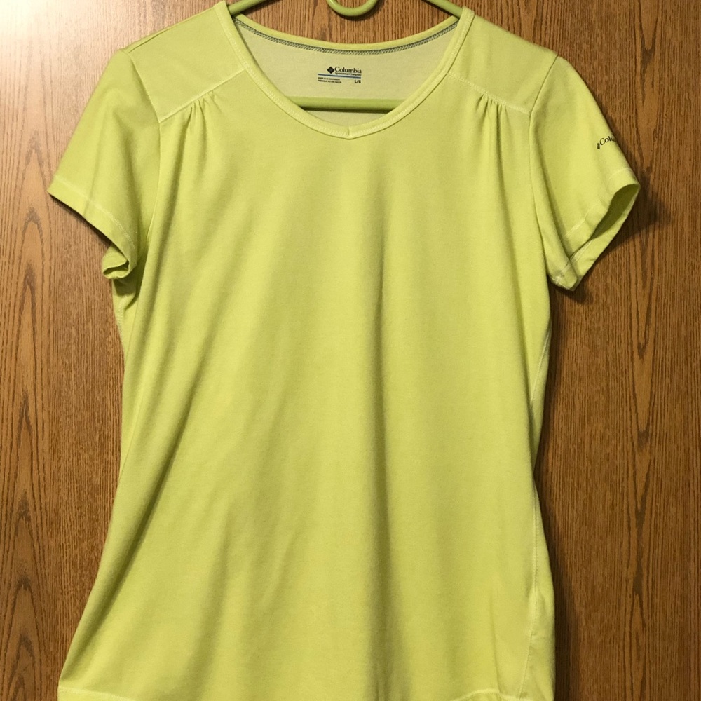 Columbia women’s short-sleeved top